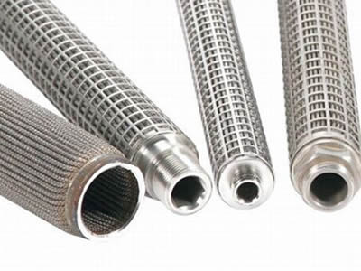 There are eight candle filter elements: four pleated elements, one perforated filter element and three perforated-pleated compound elements.