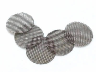 There are five inconel 625 wire mesh filter discs.