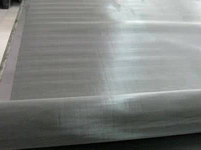 There is a unfold inconel 625 wire fine mesh roll.