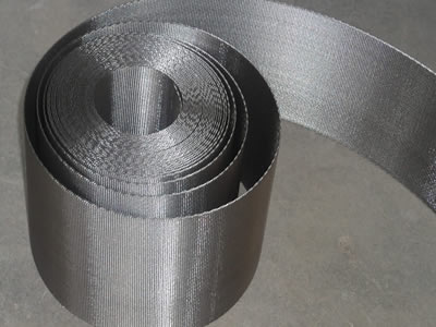 There is a stainless steel reverse dutch mesh belt roll.