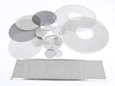 There are several single layer filter discs with various shapes and different sizes.
