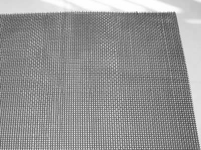There is a silver white tungsten mesh with square holes.